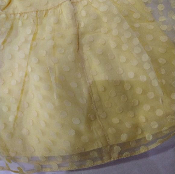 size 3-6 months yellow frilly polka dotted bow dress - Picture 6 of 15